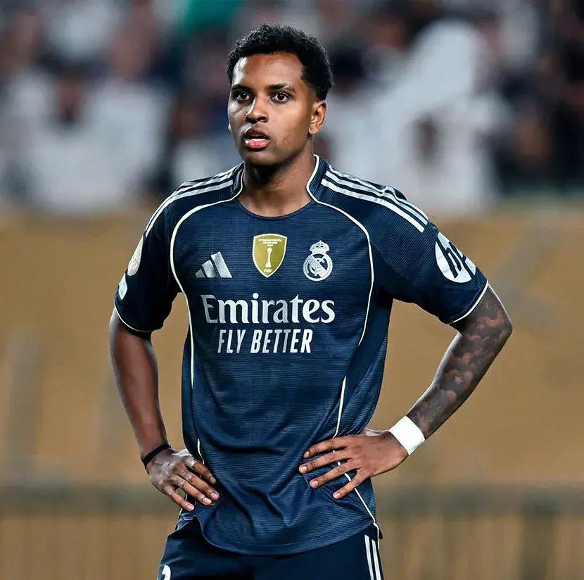 包含欧冠转会期再迎强敌,上海海港外线爆发,主帅态度:压力陡增,赛季目标并未改变的词条 包含欧冠转会期再迎强敌,上海海港外线爆发,主帅态度:压力陡增,赛季目标并未改变的词条